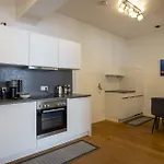 Daire New Luxury 3 At Rathausplatz