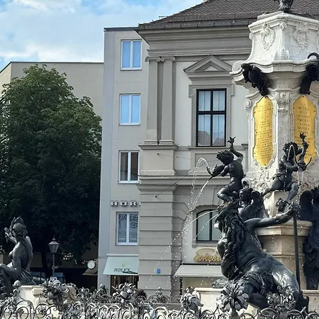 Daire New Luxury 3 At Rathausplatz *