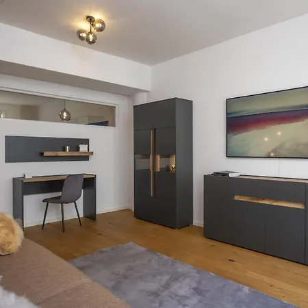New Luxury 3 At Rathausplatz Daire