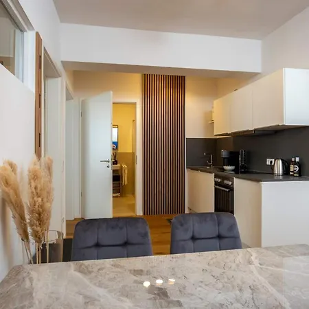 Goldenkey-suites - Luxury 'leopold Mozart' - 3 - Air Conditioning - Prime Location Rathausplatz Apartment *